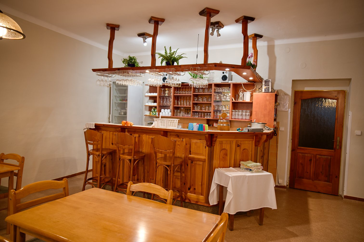 Cvičný bar pro střední školu